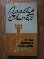 Agatha Christie - Pisica printre porumbei