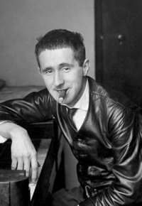 Carti Bertolt Brecht