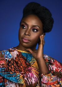 Carti Chimamanda Ngozi Adichie