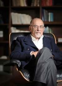 Irvin D. Yalom - Privind soarele in fata