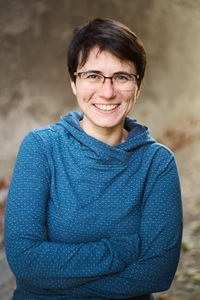Lavinia Braniste - Sonia ridica mana